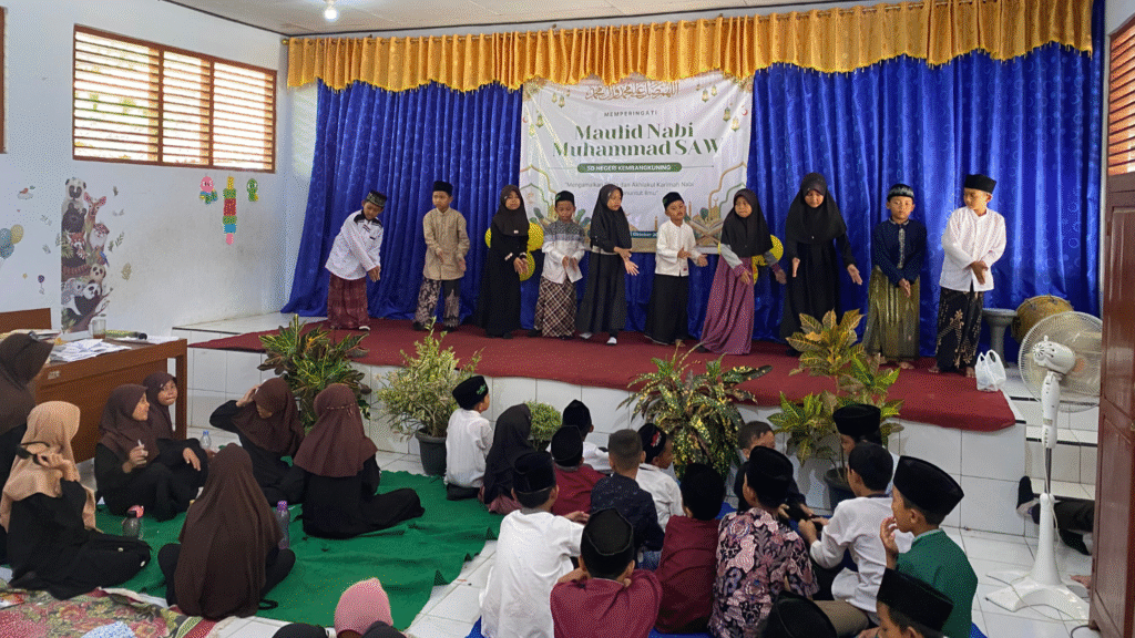 Peringatan Maulid Nabi SD Negeri Kembangkuning 1
